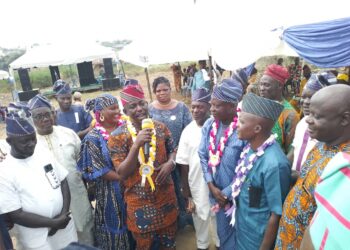 Ajogbelede Community Rallies Behind Engr Akeem Olatunji’s Chairmanship Ambition, Celebrates Classroom Block Commissioning
