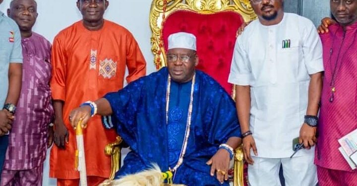 Oyo PTS Chairman and Sole Administrator, Hon. Dr. Salami Dikko Congratulates Oba Olawale Sefiu Oyebola on His Coronation as the Aseyin of Iseyin