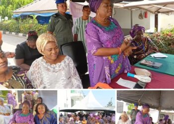 YULETIDE: Wife of Oyo Deputy Gov, Ajibola doles out food items, other materials to over 150 widows and less privilege
