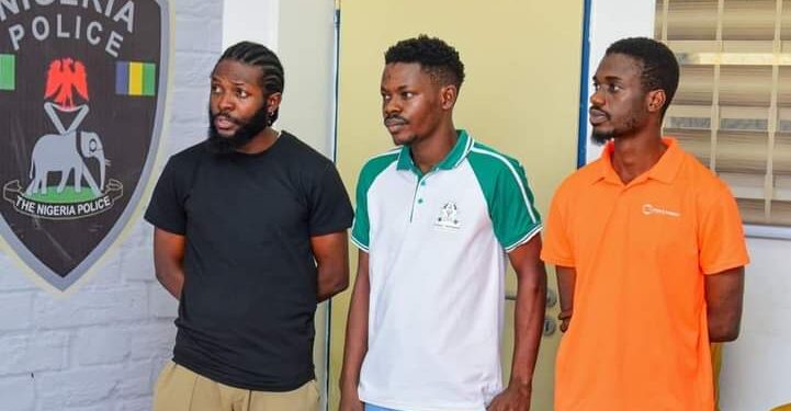 Police arrest suspects behind faceless blog, GISTLOVER for cyberstalking