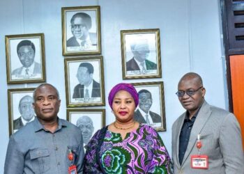 PICTURES: OYO STATE COMMISSIONER FOR WOMEN AFFAIRS AND SOCIAL INCLUSION PAYS A VISIT TO EXPLOSION VICTIMS AT UCH IBADAN