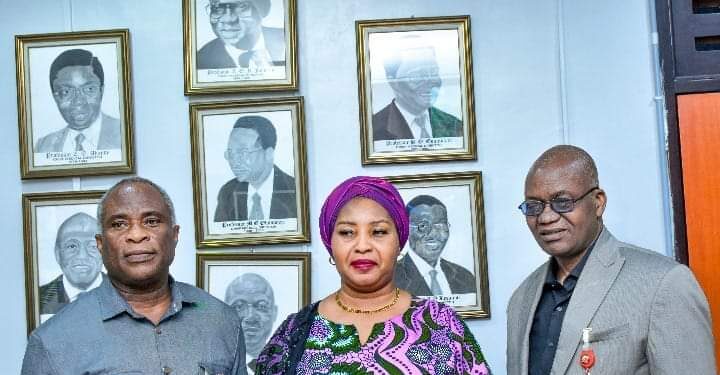 PICTURES: OYO STATE COMMISSIONER FOR WOMEN AFFAIRS AND SOCIAL INCLUSION PAYS A VISIT TO EXPLOSION VICTIMS AT UCH IBADAN