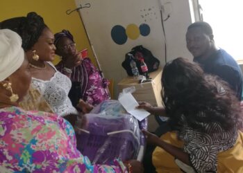 FIRST LADY IBSWLG Mrs Mojoyinola Akande RECEIVES FIRST BABY OF THE YEAR AT STATE HOSPITAL ADEOYO WITH JOY