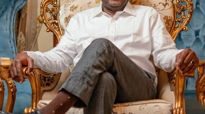 New Year: Open Salawu gives N5,000 each to over 1000 household in Ogbomoso zone