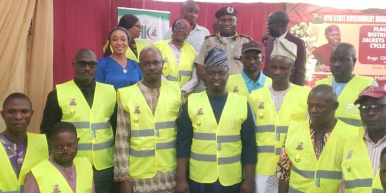Just In : Makinde Distributes Free Reflective Jackets To Motorcycle Riders