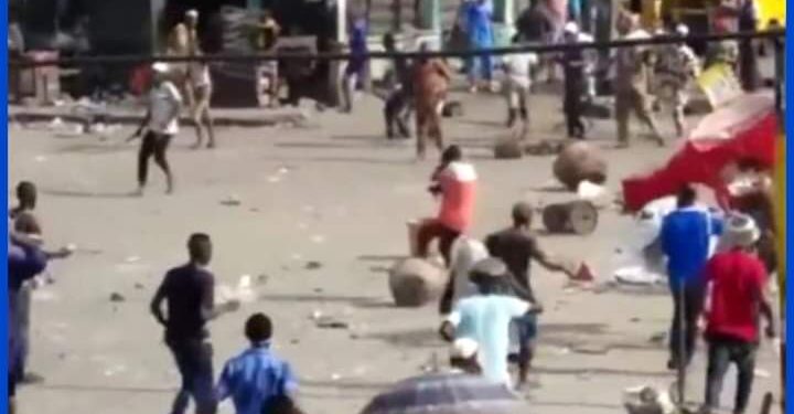Breaking News: One feared dead as Yoruba and Hausa traders clash in popular Lagos market