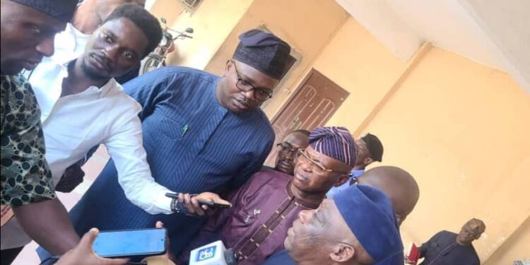Boundary Dispute: Oyo East Chair, Arowosaye, Commends Govt Over Reopening Of 23 Schools •Says It’s a Victory For Education