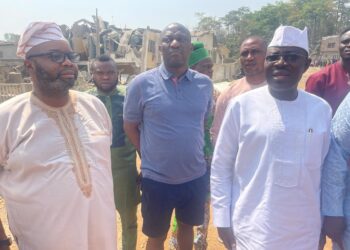 Felicitation : ” You’re a man of uncommon love for humanity ” – Arapaja Celebrates Otunba Seye Famojuro on Birthday .