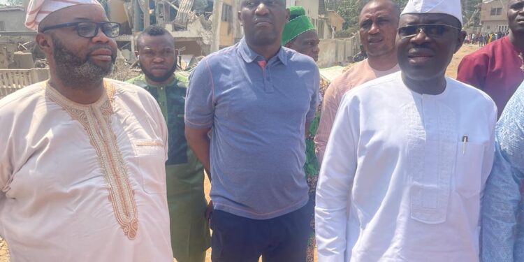 Felicitation : ” You’re a man of uncommon love for humanity ” – Arapaja Celebrates Otunba Seye Famojuro on Birthday .