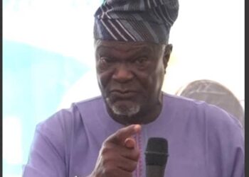 Workers’ Welfare: ‘FG is incorrect’ – Oyo Information Commissioner takes on his Federal Counterpart.