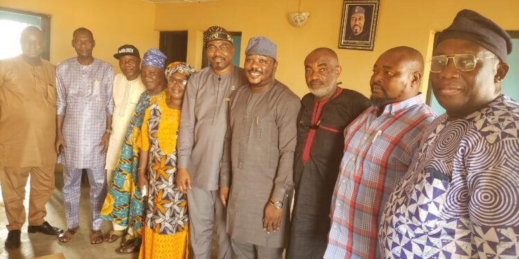 LG Elections: Egbeda/Ona Ara PDP Campaign Coordinator, OTOPE Held Inaugural Meeting with Committee Members  … launches strategic plan for Victory
