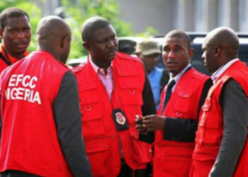Just In: EFCC Raids Bureau De Change Operators In Ibadan