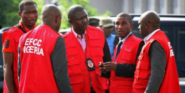 Just In: EFCC Raids Bureau De Change Operators In Ibadan