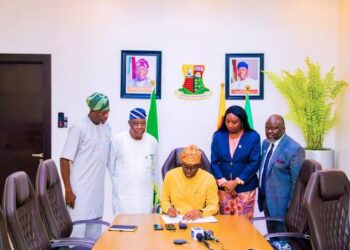 Makinde signs Oyo Electricity Regulatory Commission Bill into Law