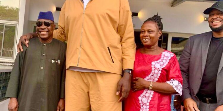 PHOTOS: Oyo Deputy Gov receives Ibadan-born Tallest Basketball player