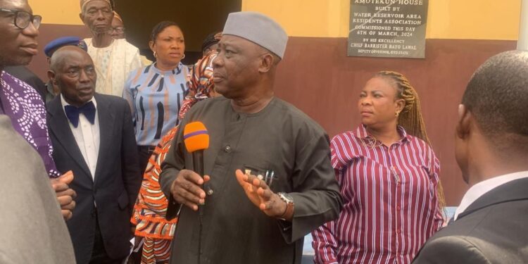 Oyo Deputy Gov hands over Security House, other Materials to Amotekun in Bashorun Oluwonla