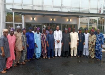 Just In : Oke Ogun SDP returns to PDP after meeting with Oyo Deputy Gov