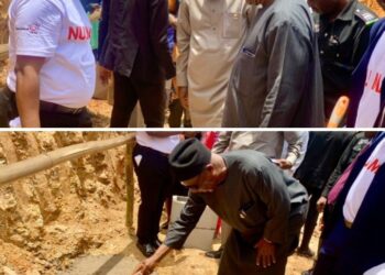 Makinde performs turning of Sod for construction of NUJ Ultra-modern mall