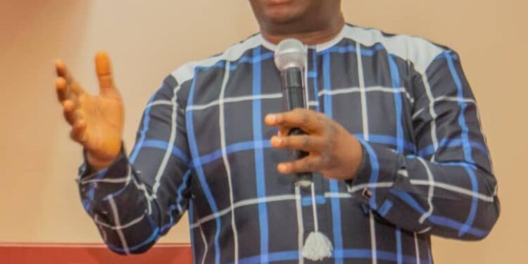 LG Poll: Oyo Lawmakers Fowokanmi, Adebisi Support Councillorship Candidates With One Million Naira