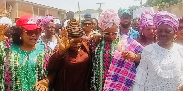 LG Poll: Hon Toyin Balogun, Comforter Olajide and Hon Tunde Olaniyan host Her Excellency Ajibike Lawal,IBNLG Chairmanship & Vice candidates (videos)