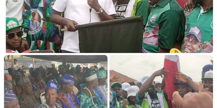 Akeem Olatunji Officially Receives PDP Flag As Chairmanship Candidate In Oluyole Ahead April Poll