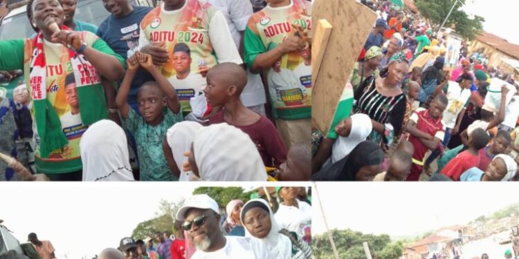 Massive crowd in Igboho, as PDP concludes LG election campaign