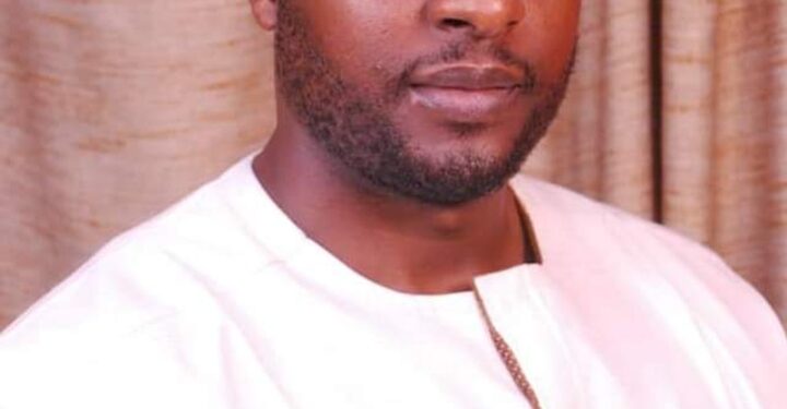 LG Poll: Water Corporation Chairman, Hon Elias Adeojo Boosts Ido PDP Campaign, Donates Cash to Councillorship Candidates*