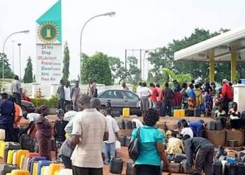 Fuel Scarcity: FG Begins 15-day Emergency Fuel Supply