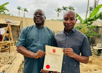 Oyo LG Polls: People Cheer as Iwajowa LG Chairman, Muritala Oyewumi Receives Certificate of Return From OYSIEC