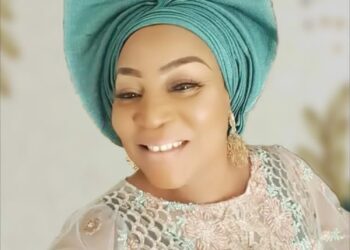 HON OLAYIMIKA CONGRATULATES HON KAFILAT AYANKOJO ON HER VALEDICTORY SERVICE