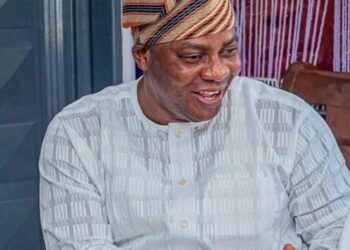 Eid-El-Kabir: Mogaji Akin Fagbemi doles out rams, rice to Muslim faithful, PDP leaders Across Oyo