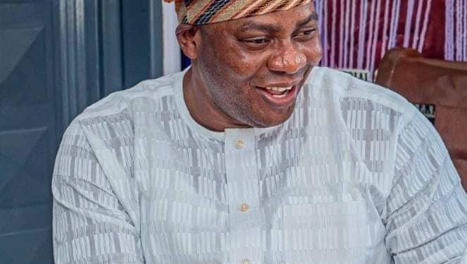 Eid-El-Kabir: Mogaji Akin Fagbemi doles out rams, rice to Muslim faithful, PDP leaders Across Oyo