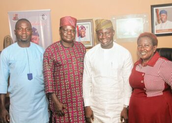 Lagelu LG Chairman, Kamorudeen Recieves Lagelu Indigenes’ Club President on Proposed Local Devt. Planning and Research Cmte