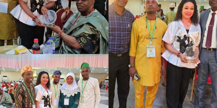 PHOTOS: Soun Ogbomoso, Oba Ghandi presents ‘Trailblazer Female award’ to Makinde’s aide, Agberemi RAD