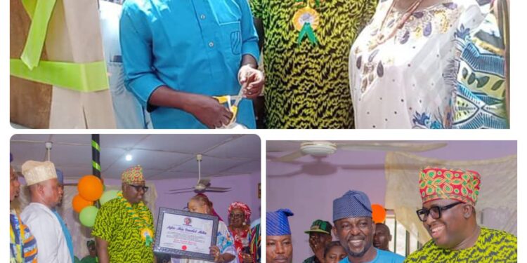 Oluyole LG Boss, Akeem Olatunji Commissions Borehole, Power Generator Donated By Benedict Akika To Artisans