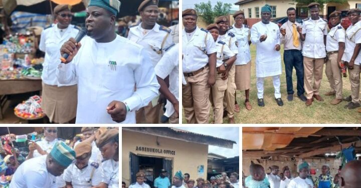 Cholera: Omi Apata LCDA Boss, Barr Oluwasina Sensitizes Community(Photos)