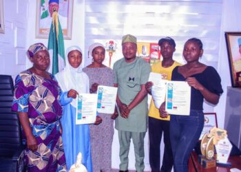 Oyo Lawmaker, Adebisi Fulfill His Full Scholarship To Students In Ibadan Southwest Constituency 1