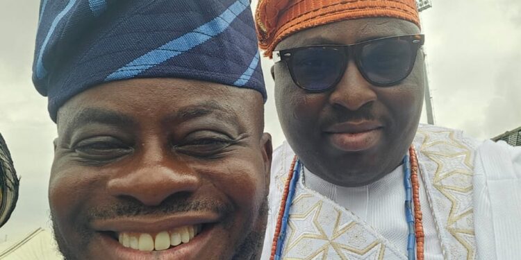 Oyo ALGON Chair, Sanda Sikiru Oyedele, Felicitates Agbaakin Benedict Akika on Ibadan CCII Award