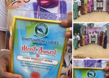 PHOTOS: Omituntun Ladies Presents Merit Award to Agbaakin Benedict Akika, Celebrates his Birthday