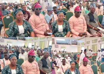 8-day Fidau prayer: Omi Apata L.C.D.A Barr Oluwasina. Bids Farewell to Hon. Prince Musiliu Olaide (Jagaban).