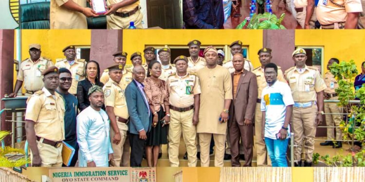 Ibadan North Council Chairman, Olufade Pays Courtesy Visit to Nigeria Immigration Service Oyo State Command*