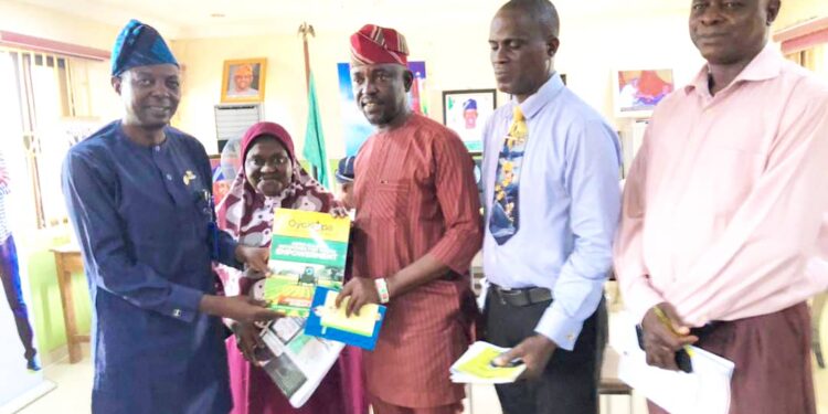 Oluyole LG Chairman Hosts Oyo NYSC Coordinator, Seeks Collaboration On Grassroots Health Initiative