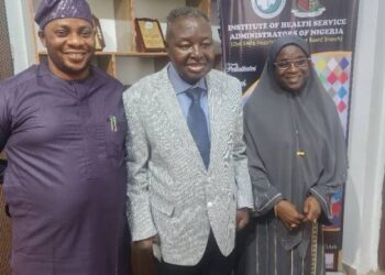 Former Head of Service (HOS)and pioneer chair OYRTMA, Elder Okebukola Paid A Courtesy Visit on The Chairman of OYSHMB