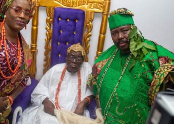 Elevation: Senator Alli thanks Olubadan,  pledges continued service to Ibadanland