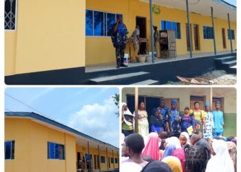 Akeem Olatunji Inspects Ongoing Remodeling Of LG Customary Court, Other Projects…  …Visits Selected Schools As Students Rounds Off Free Holiday Coaching