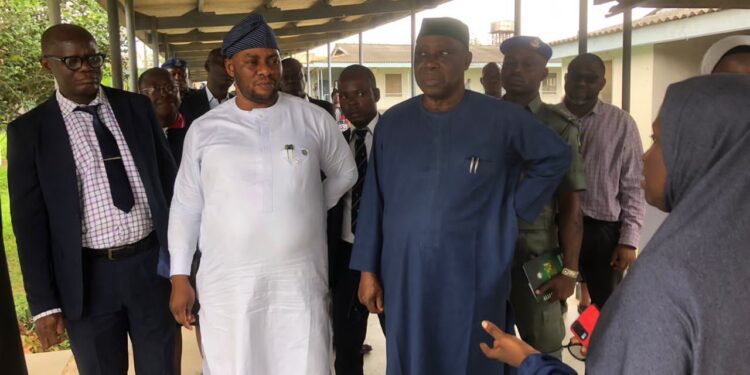 VISIT OF ACTING GOV OF OYO STATE : H.E.  Barrister ADELEKE Adebayo LAWAL TO RRSH & JSH.