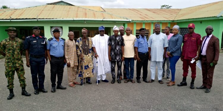 Ibarapa East: Hon. Kazeem Arogundade holds security meeting with Security Agencies and Traditional Rulers*