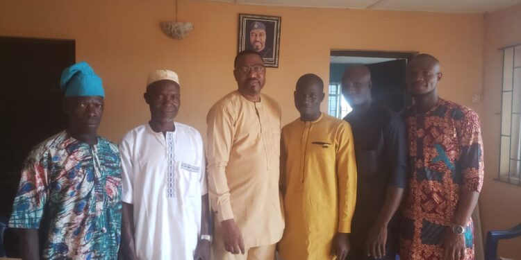 Association of Bricklayers in Nigeria, Ona-Ara Chapter, visits OTOPE, Pledge Support …Nominates Dr. OTOPE as ‘BABA EGBE’
