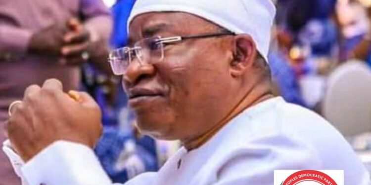 IBSWLG: Party Chairman Hon Murphy, Pdp Excos and Party Leaders Welcome, Oloye Gboyega Adegoke to the Party.  ….Asserts PDP As The Preeminent political Force in Oyo State*