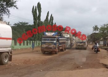 TAKIE-BOWEN-CARETEKER ROAD OBSTACLE; A serious setback for Oyo-Ogbomoso and Entire Oyo state Economy Progress.